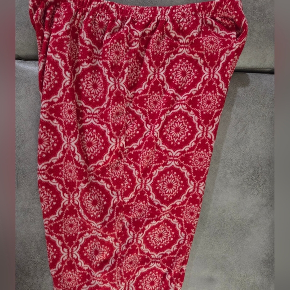 Womens Red Pattern Pajama Set Cozy Size L - Picture 4 of 6